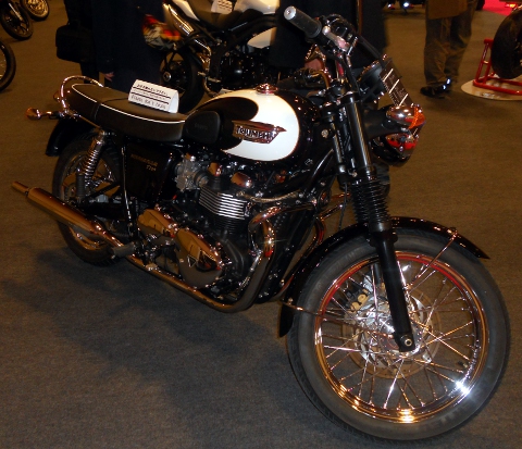 �g���C�A���t